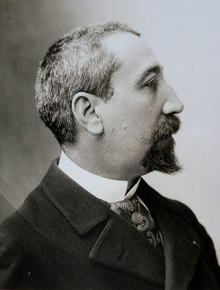 France : « Ils [les ministres] tomberont de si bas que leur chute même ne leur fera pas de mal. »  